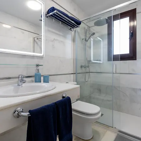 Villa With 4 Bedrooms And Private Heated Pool