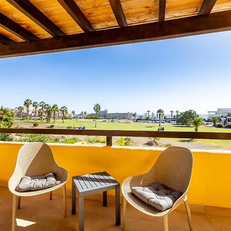 With 4 Bedrooms And Private Heated Pool San Miguel de Abona