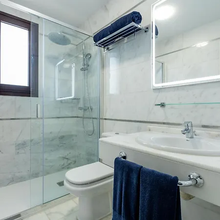 Villa With 4 Bedrooms And Private Heated Pool