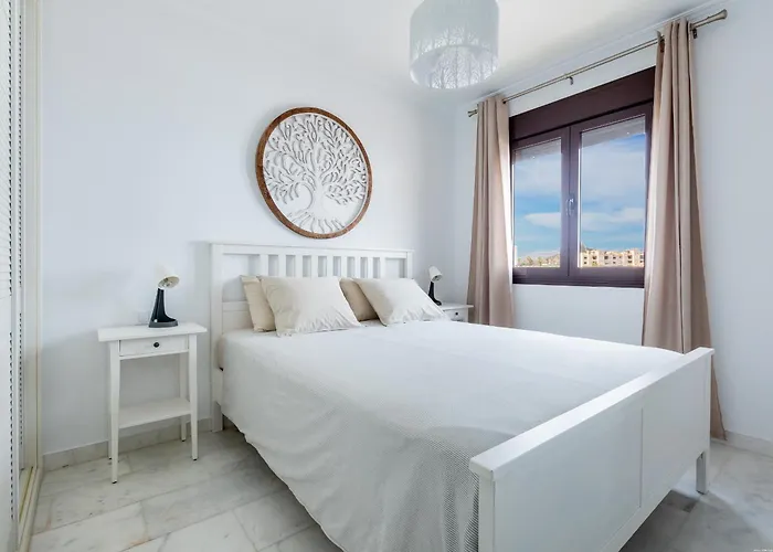 With 4 Bedrooms And Private Heated Pool Willa