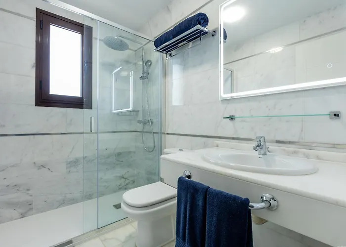 Willa With 4 Bedrooms And Private Heated Pool